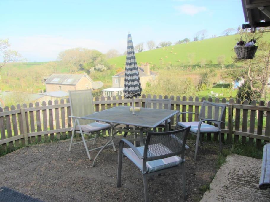 Woolcombe Cabin East Allington Esterno foto